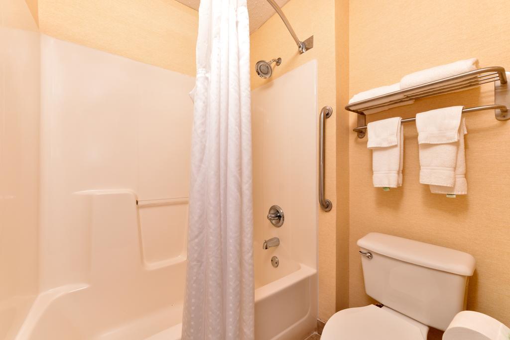 Holiday Inn Express & Suites St Marys By Ihg St. Marys Rom bilde